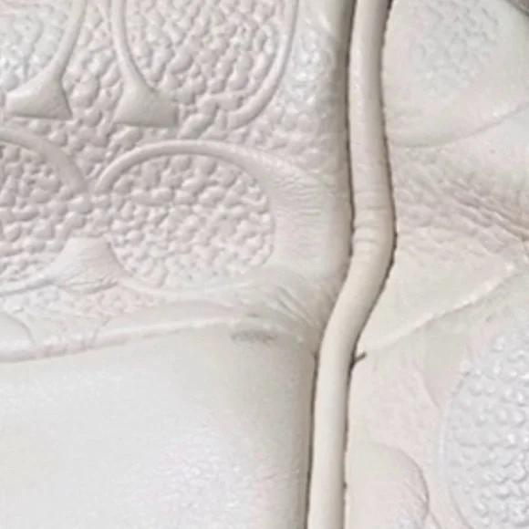 Luxury Coach Lexy Chain Shoulder Bag – White Embossed Leather Elegant Classic - Picture 9 of 9